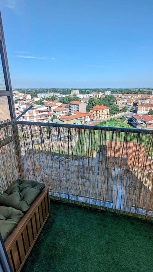 La Terrazza Del Re Apartamento Vercelli Exterior foto