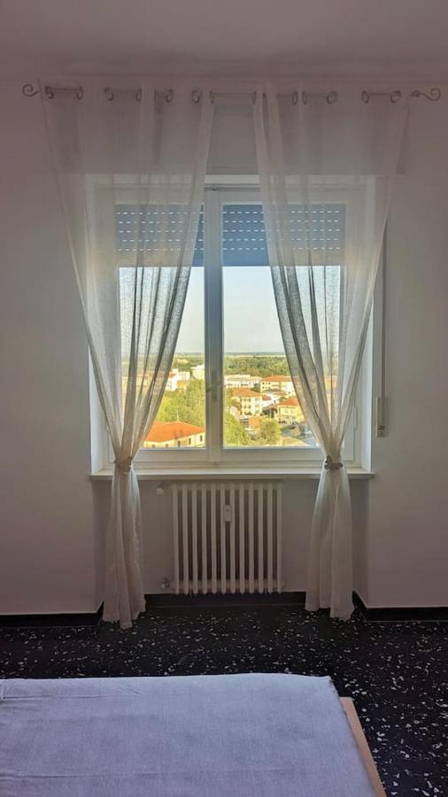 La Terrazza Del Re Apartamento Vercelli Exterior foto