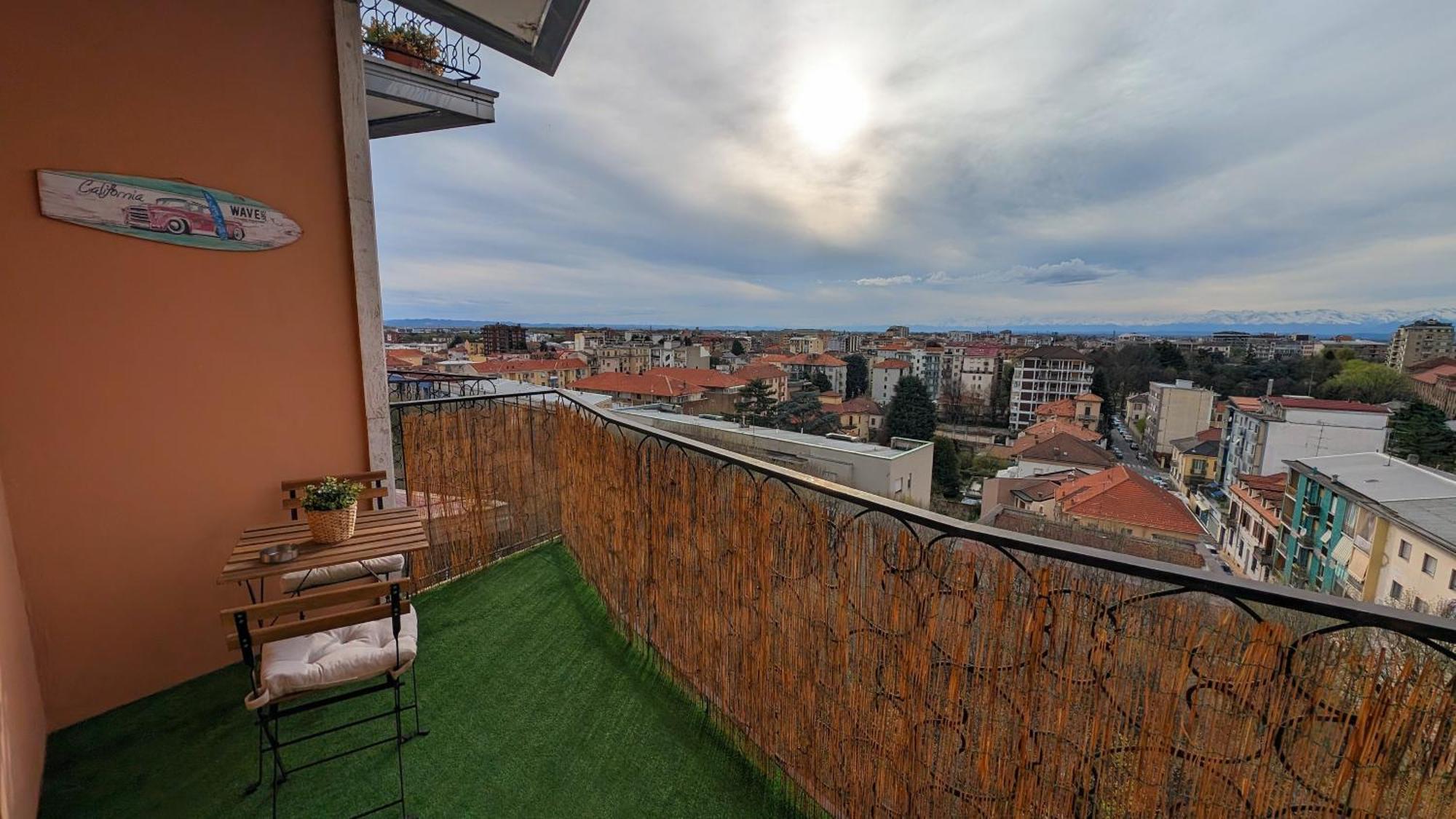 La Terrazza Del Re Apartamento Vercelli Exterior foto