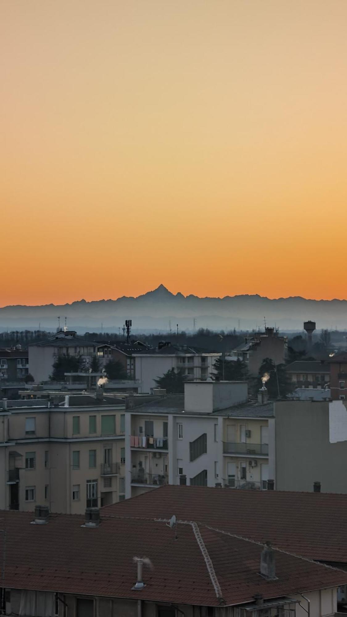 La Terrazza Del Re Apartamento Vercelli Exterior foto